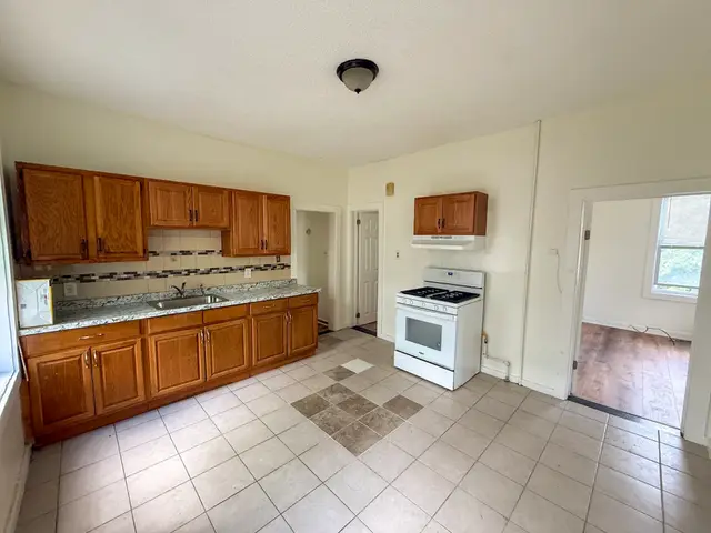 60 Lucerne St. #2