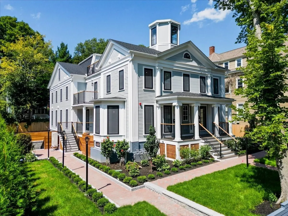 305 Chestnut Ave #5, Boston