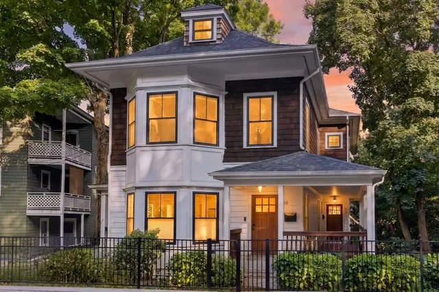 30 Chestnut Sq #30