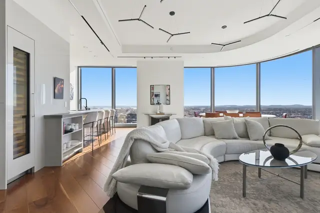 1 Dalton St #4205