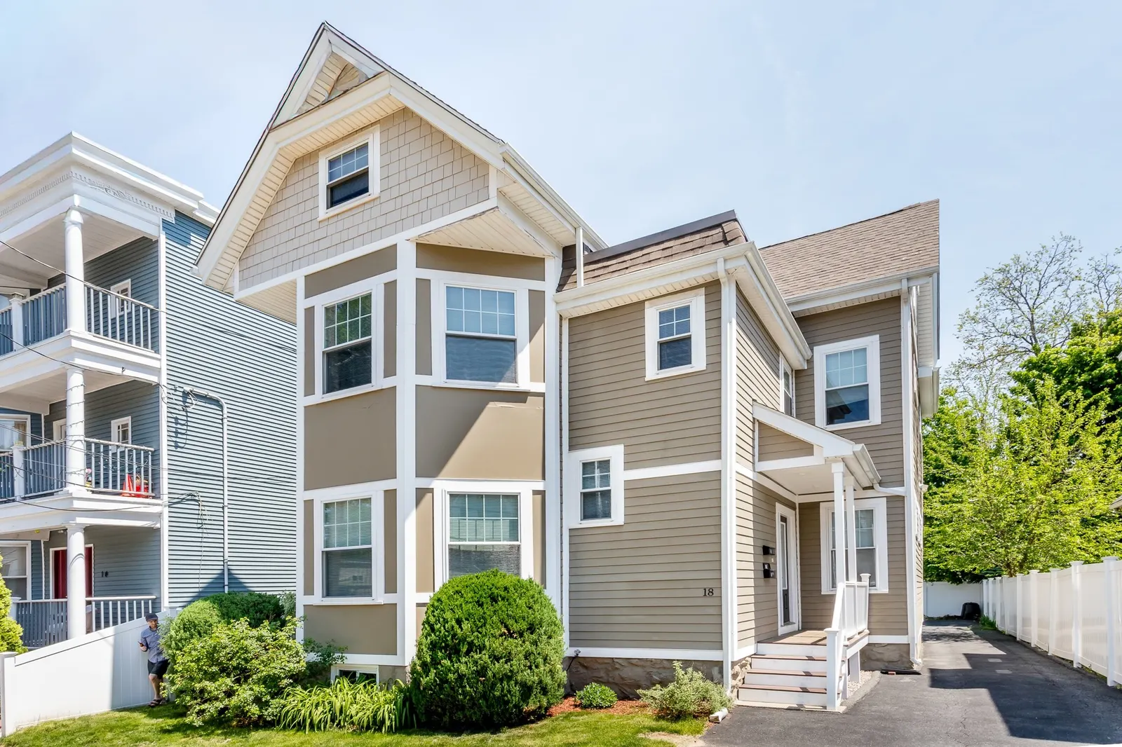18 Kittredge St #1, Boston
