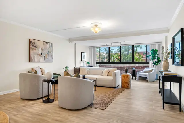 9 Hawthorne Pl #7H