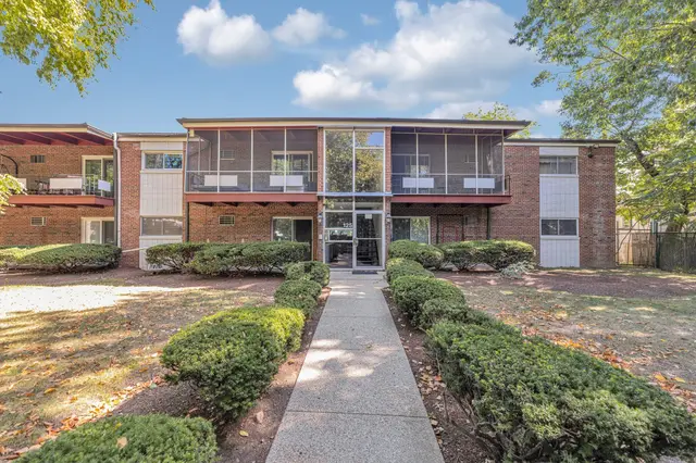 125 Grove St #3
