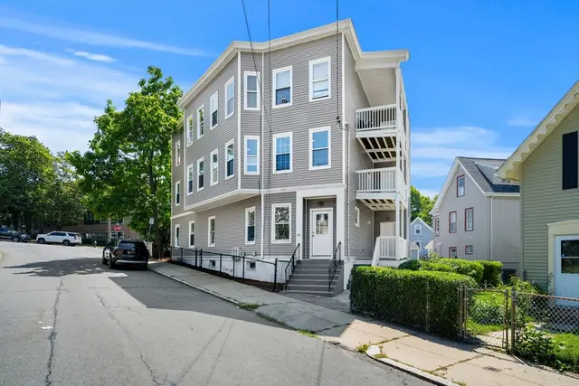 35 Pond St