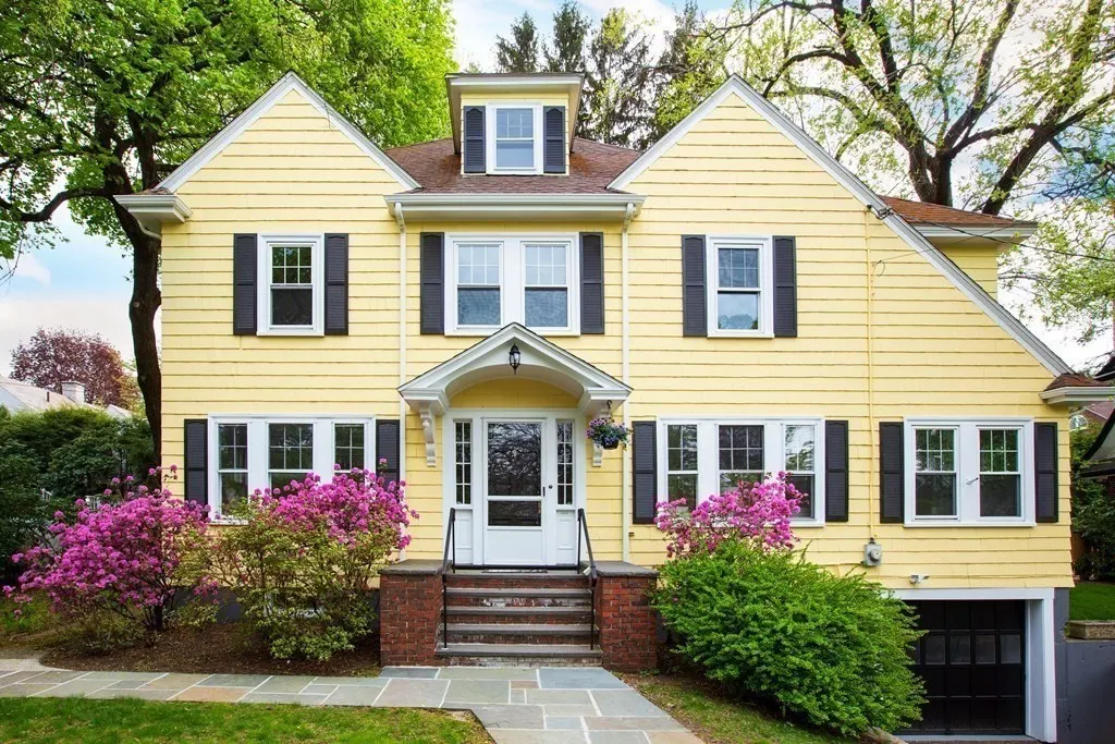 16 Cabot St, Newton