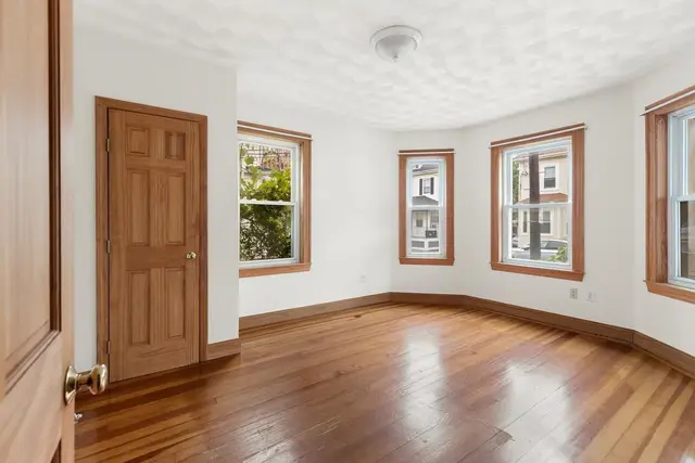 41 Montfern Ave #1