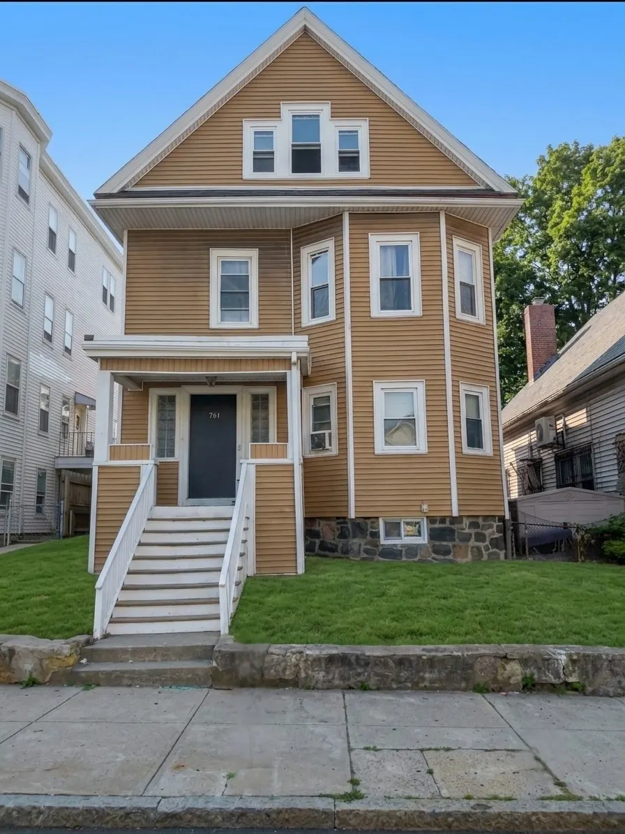 761 Broadway, Everett