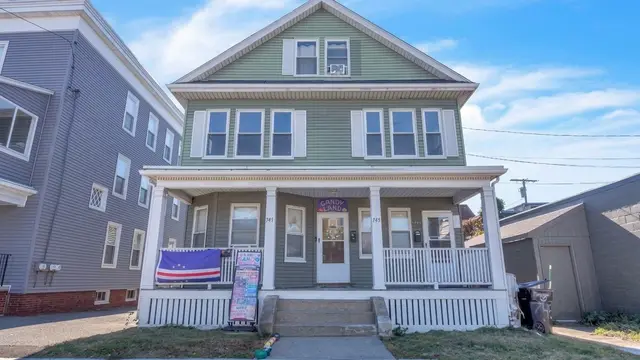 745/ 747 Mount Auburn St