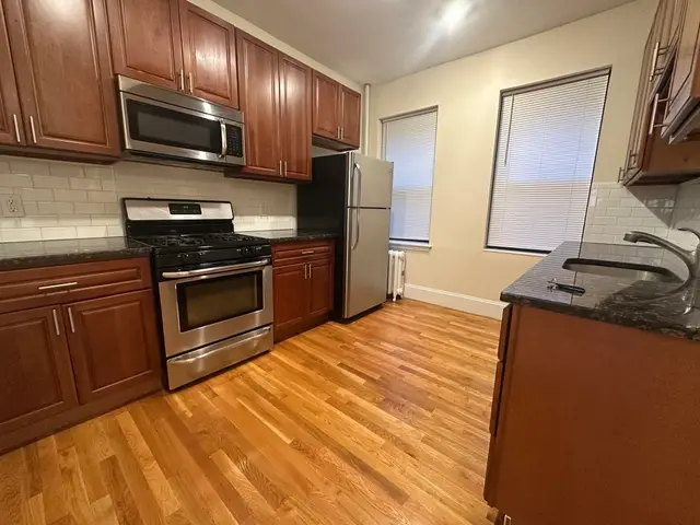 25 Peterborough St. #9