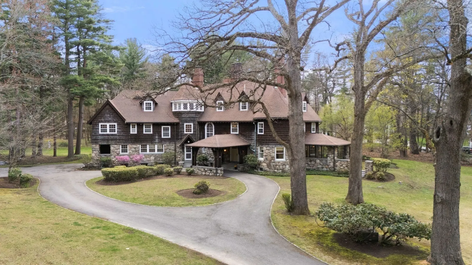 650 Canton Ave, Milton