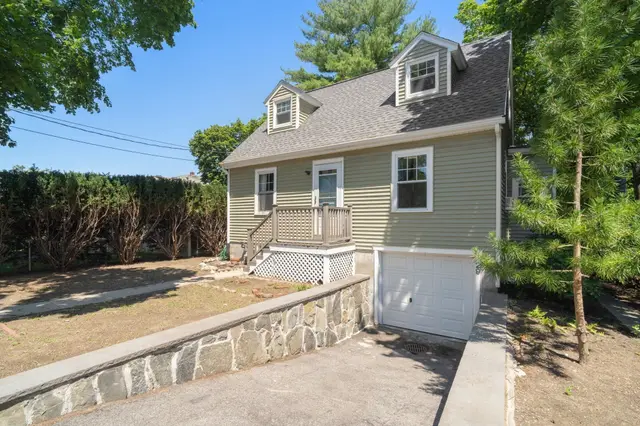 29 Laurel St.