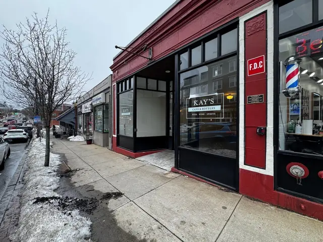 28-42 Commercial St #28