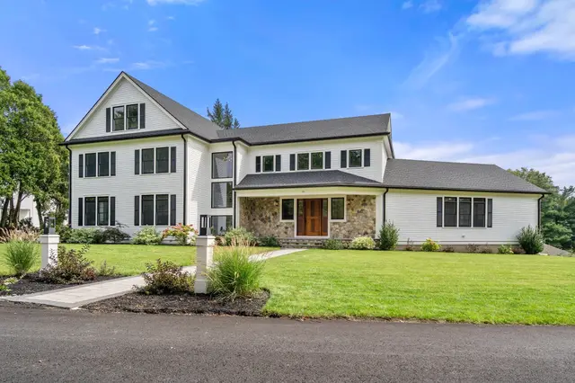 55 Crestview Rd