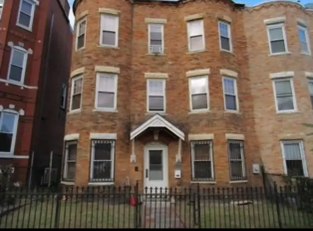 102 Moreland St