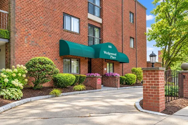 666 Main St #208