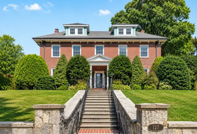 127 Commonwealth Ave