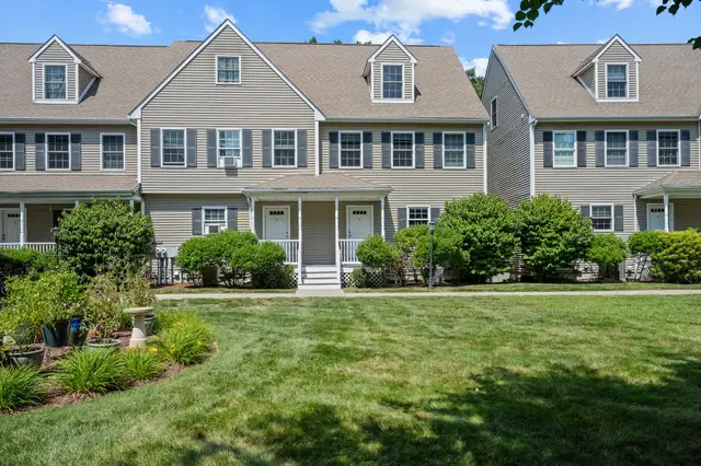 7 Dewey Street #4