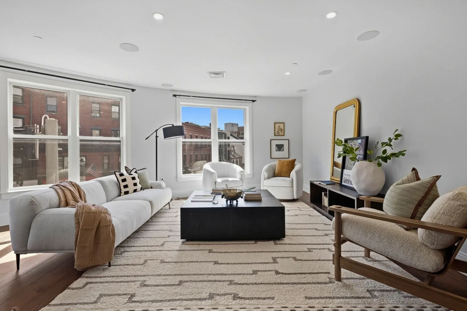 480 W Broadway #104, Boston
