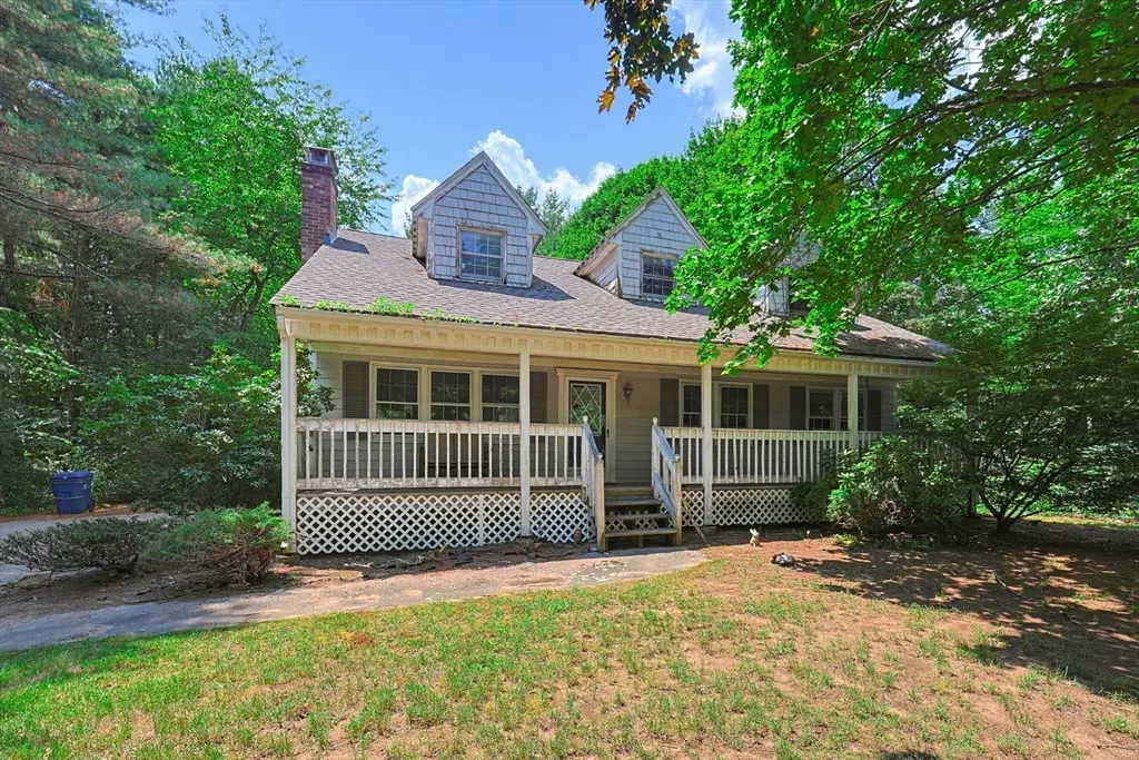 47 Sleepy Hollow Ln, Wrentham