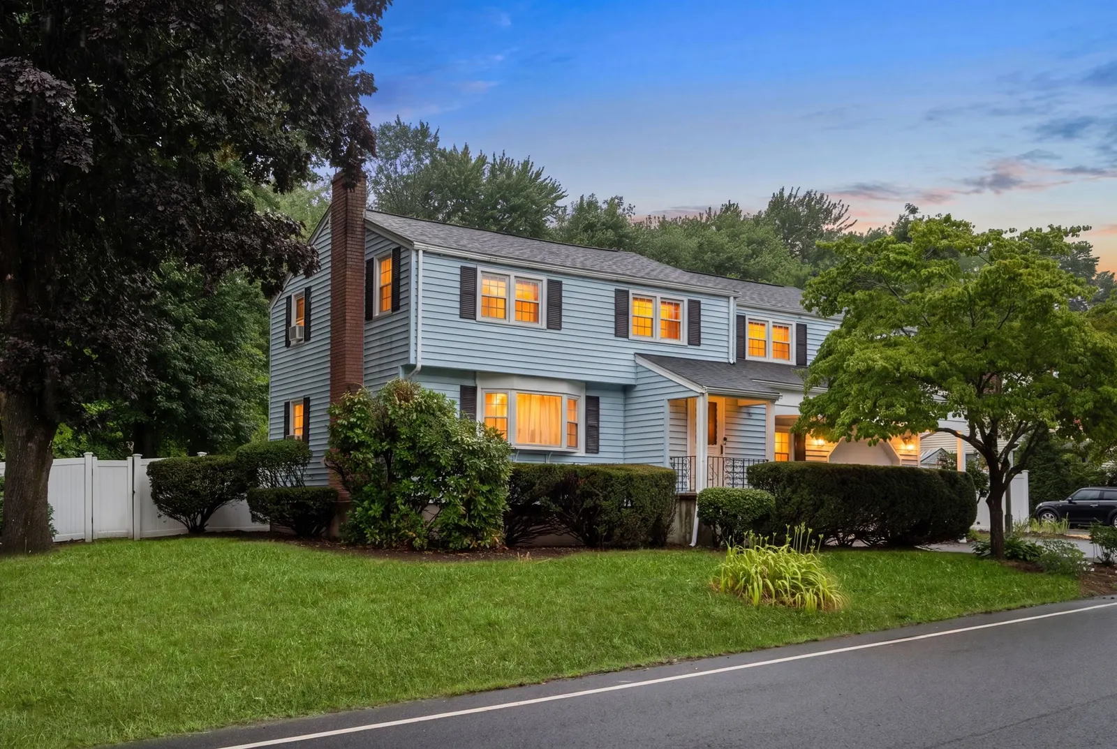 10 Locust Street, Burlington