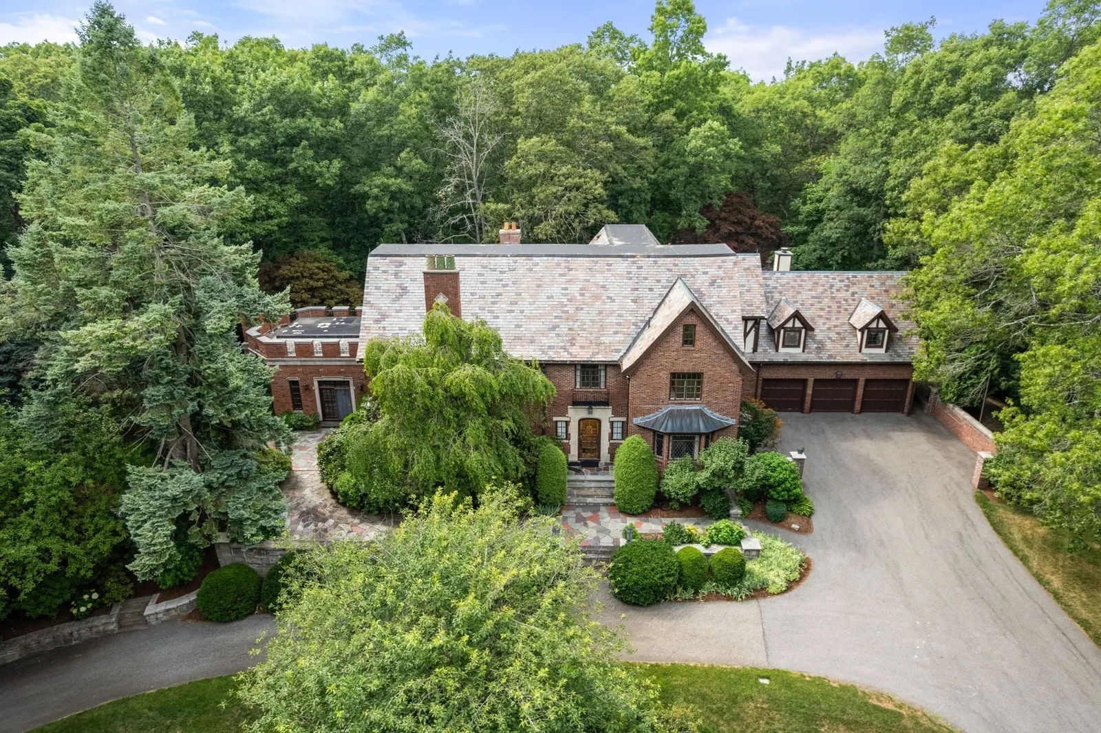 43 Monadnock Road, Wellesley