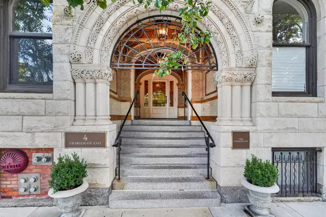 4 Charlesgate East #4-402