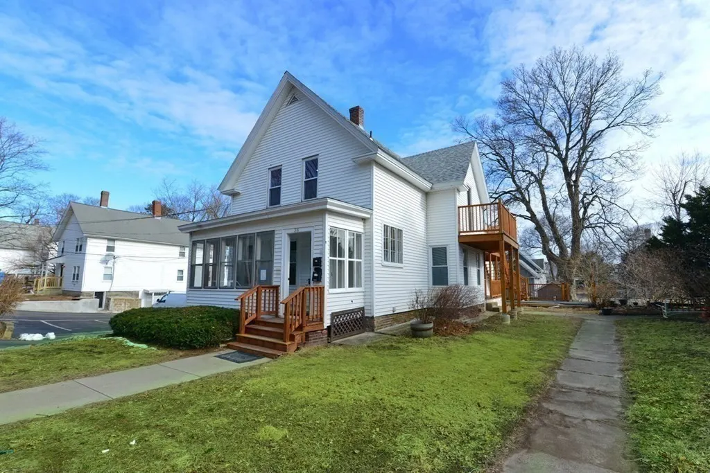 38 Emmons St #1R, Franklin
