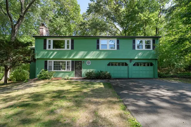 8 Dana Rd