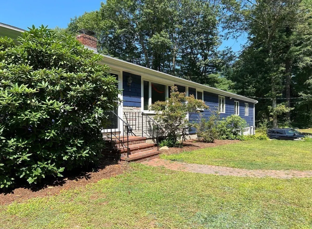 302 Old Post Road #302, Sharon
