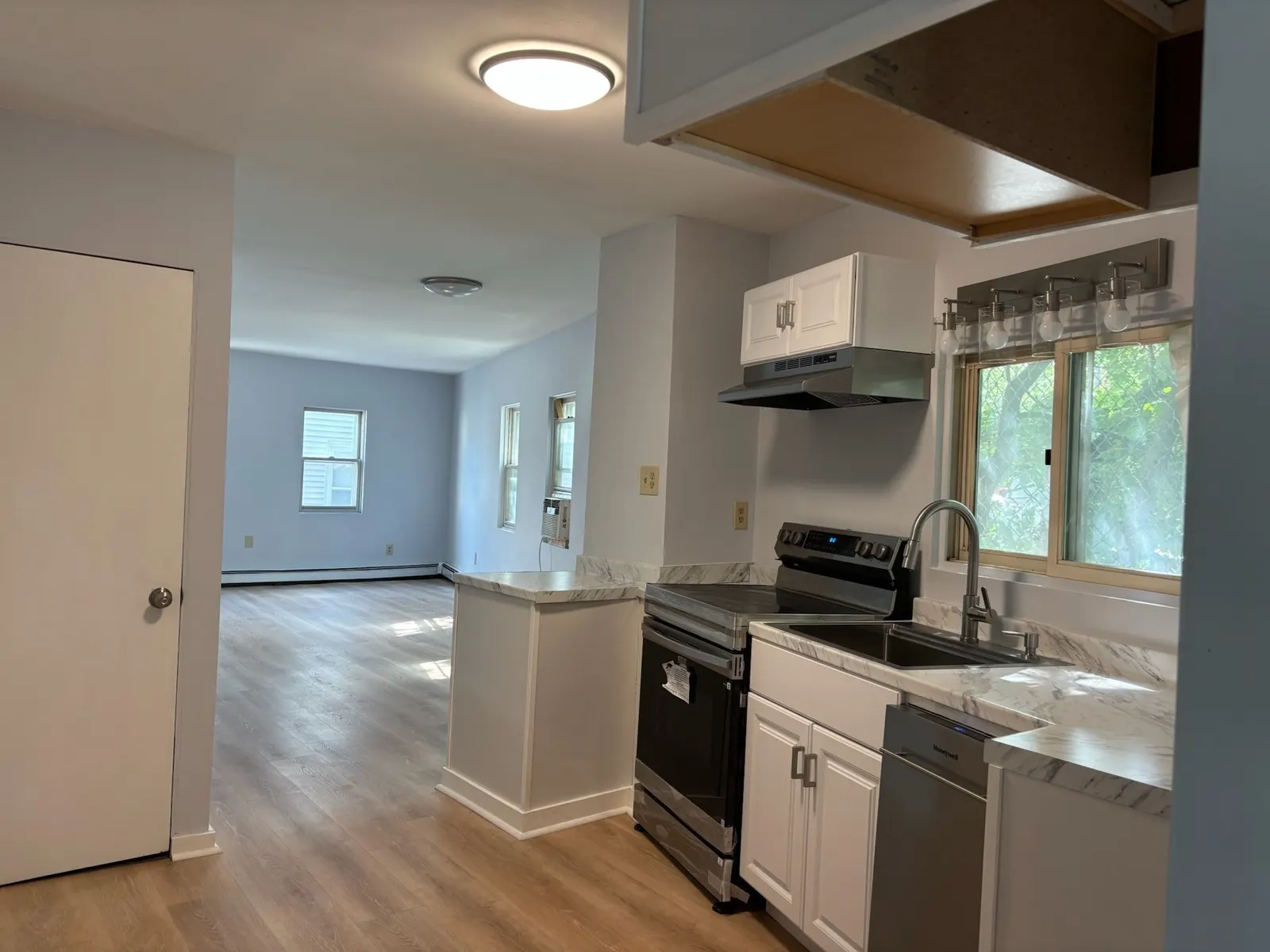 17 Howell Ct #17, Chelsea
