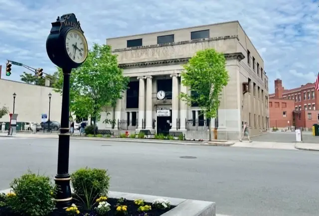 399 Main St