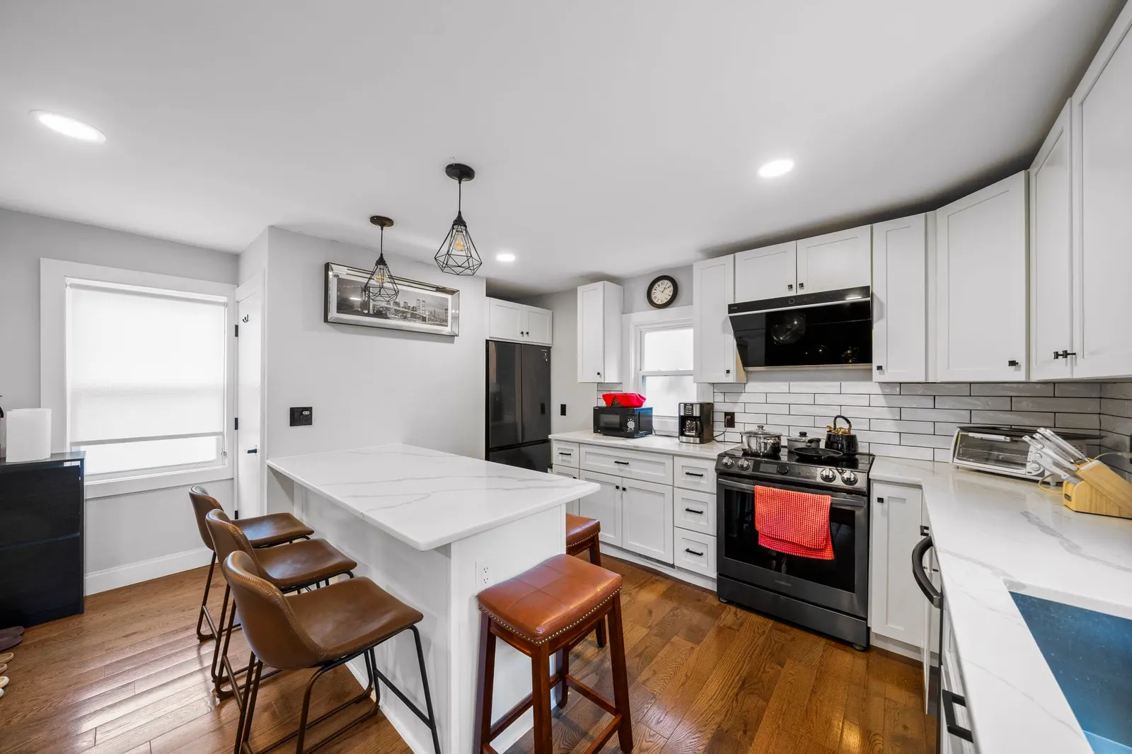 2 Stones Ct, Framingham
