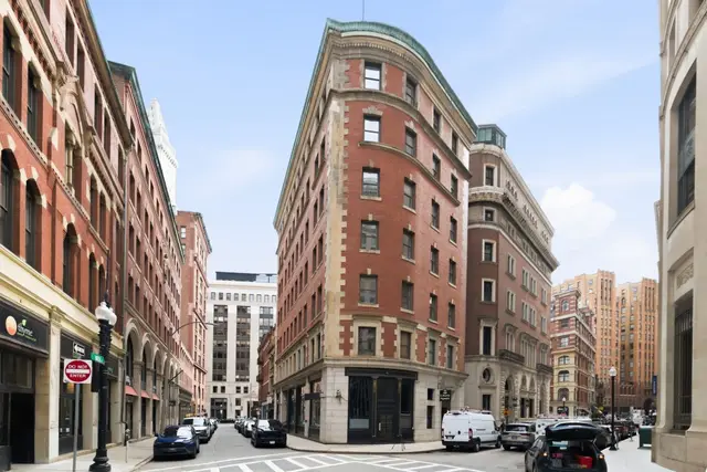 4 Liberty Sq