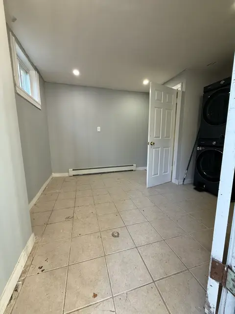 374 Centre St #R