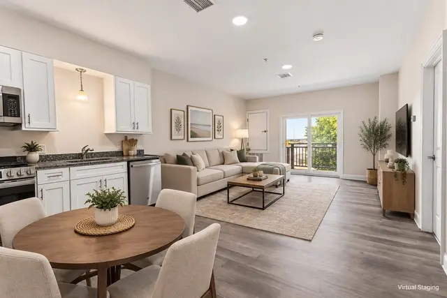 10 Franklin Ave #203