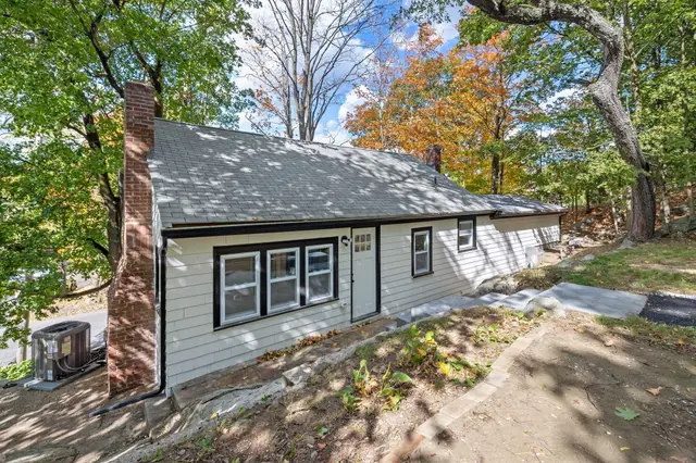 9 Walden Pond Ave