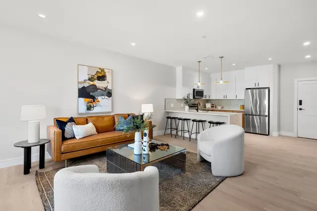 27 Guild Street #106