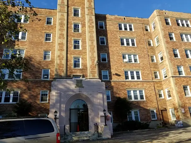 195 Thomas Burgin Pkwy #411