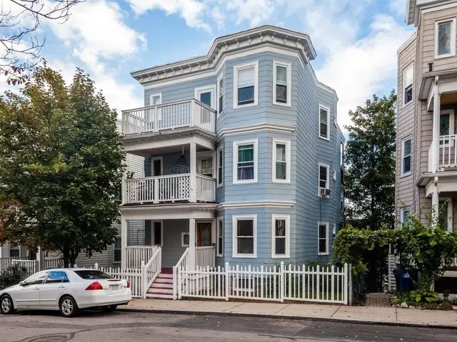 52 Percival St #3