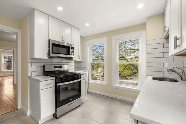 10 Royal St #2