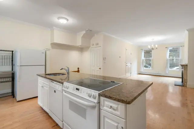 32 Lawrence St. #1