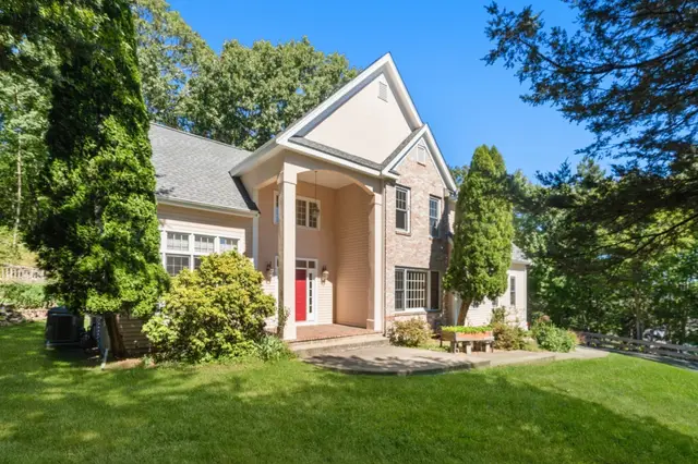 160 Stearns Rd