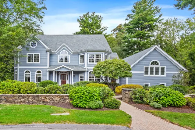 27 Carriage Drive