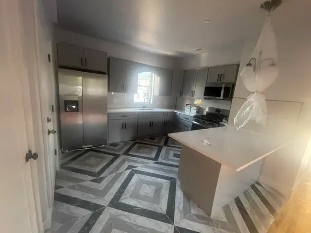 251-253 Wood Ave #1