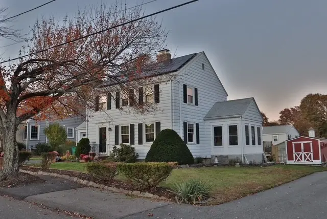 28 Cobb Ln