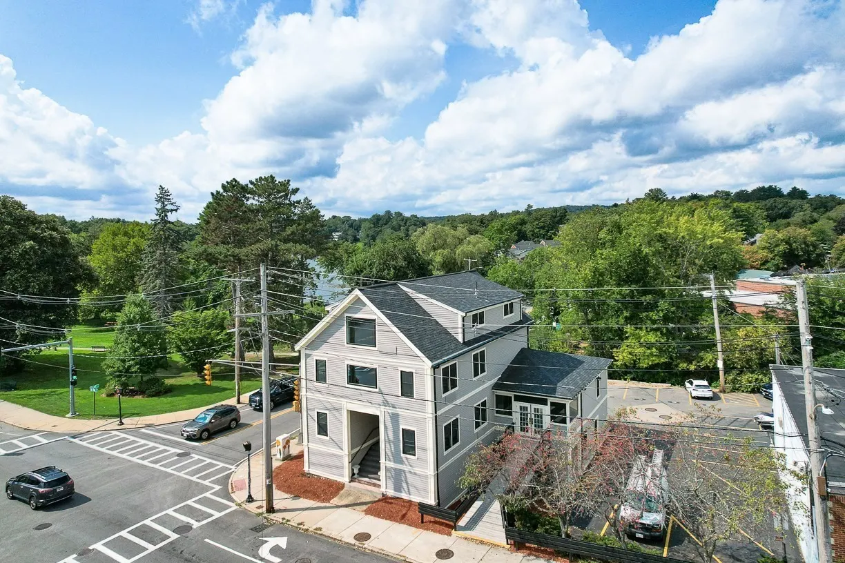 724 Main St, Winchester