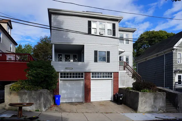 9 Kenilworth St #2