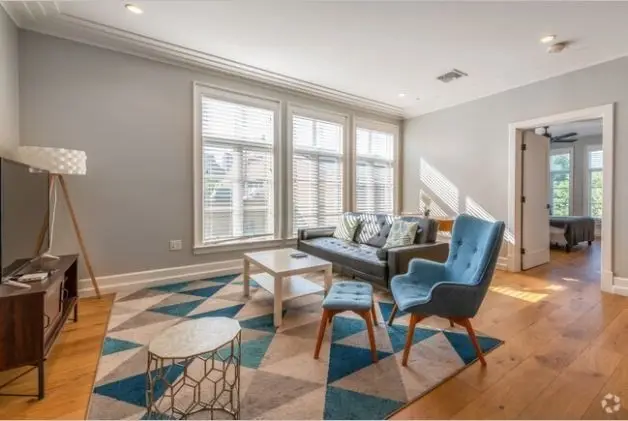 1467 Tremont #403