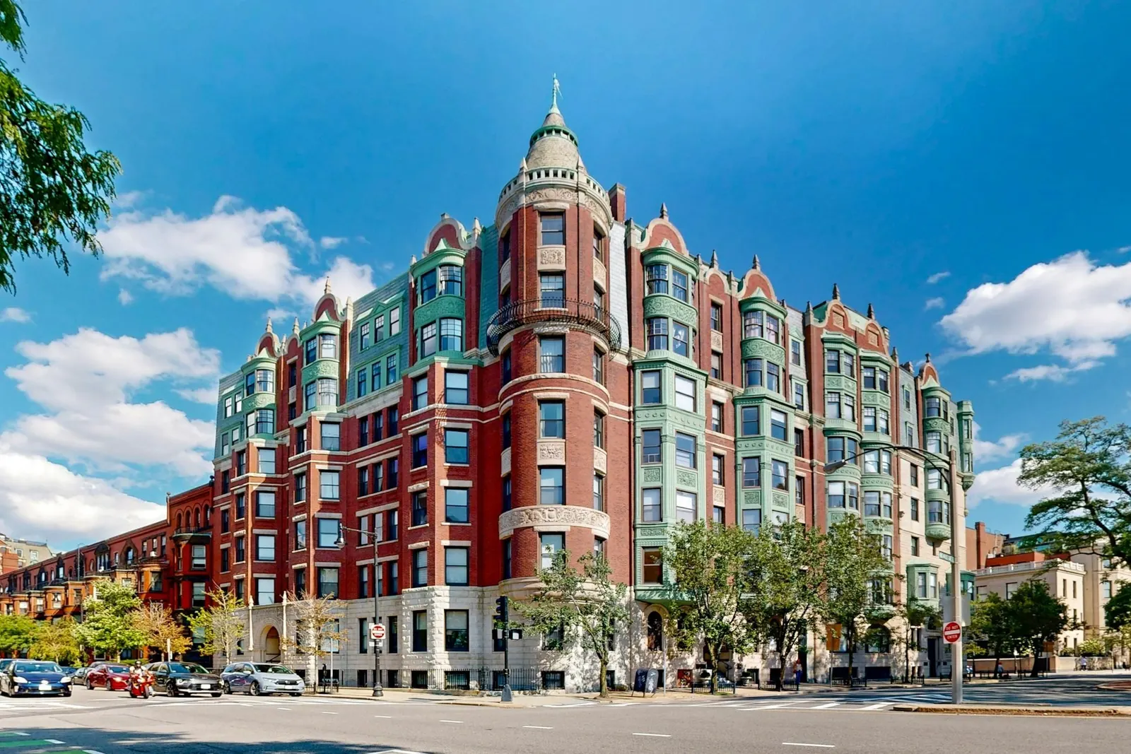 4 Charlesgate  E #406, Boston