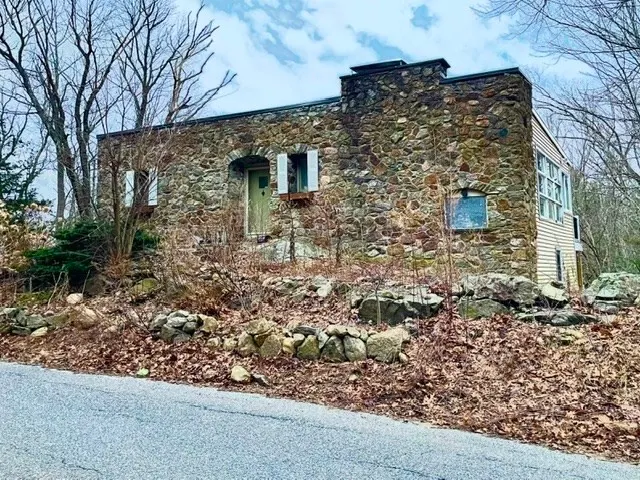 316 Hancock St., Wrentham